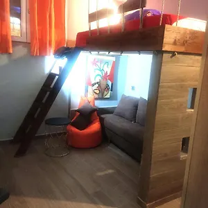 https://tulip-mini-studio.hotels-of-thessaloniki.com